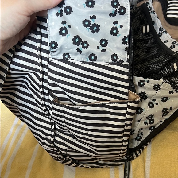 Stylish Black and White Striped Women's Bag - Picture 9 of 10